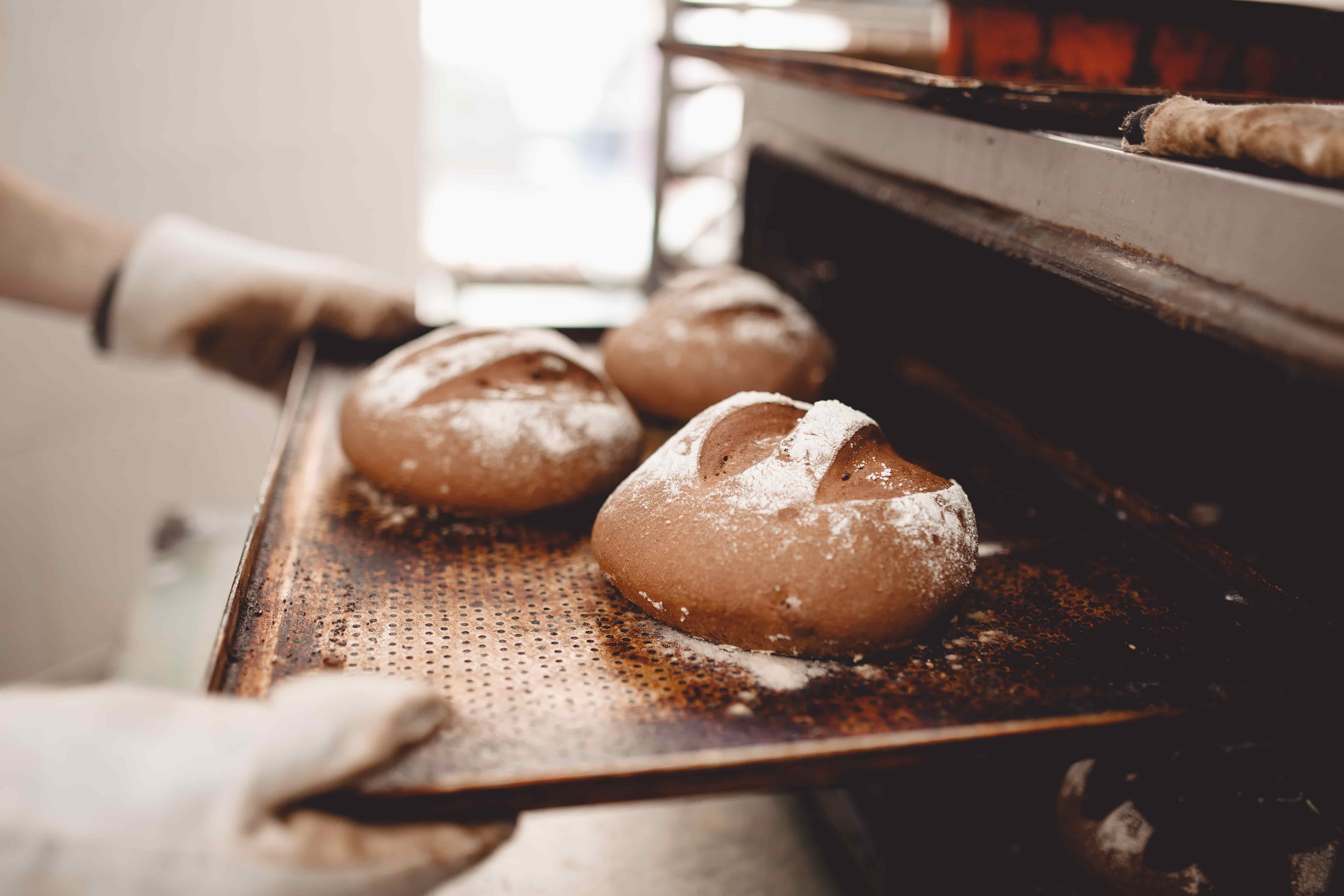 Хлеб из цельнозерновой муки в духовке - рецепт с пошаговым приготовлением